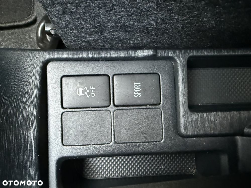 Toyota Yaris - 30