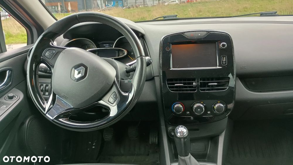 Renault Clio - 10