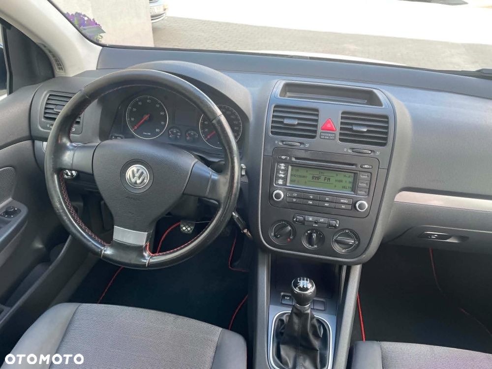 Volkswagen Golf - 8