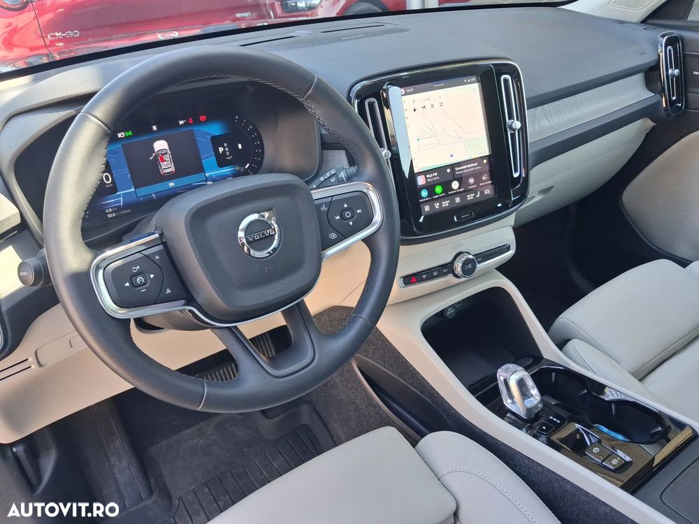 Volvo XC 40 B3 AT FWD MHEV Plus Dark - 14