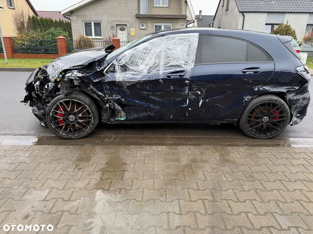 Mercedes-Benz Klasa A AMG 45 4Matic AMG Speedshift 7G-DCT Yellow Night Edition - 3