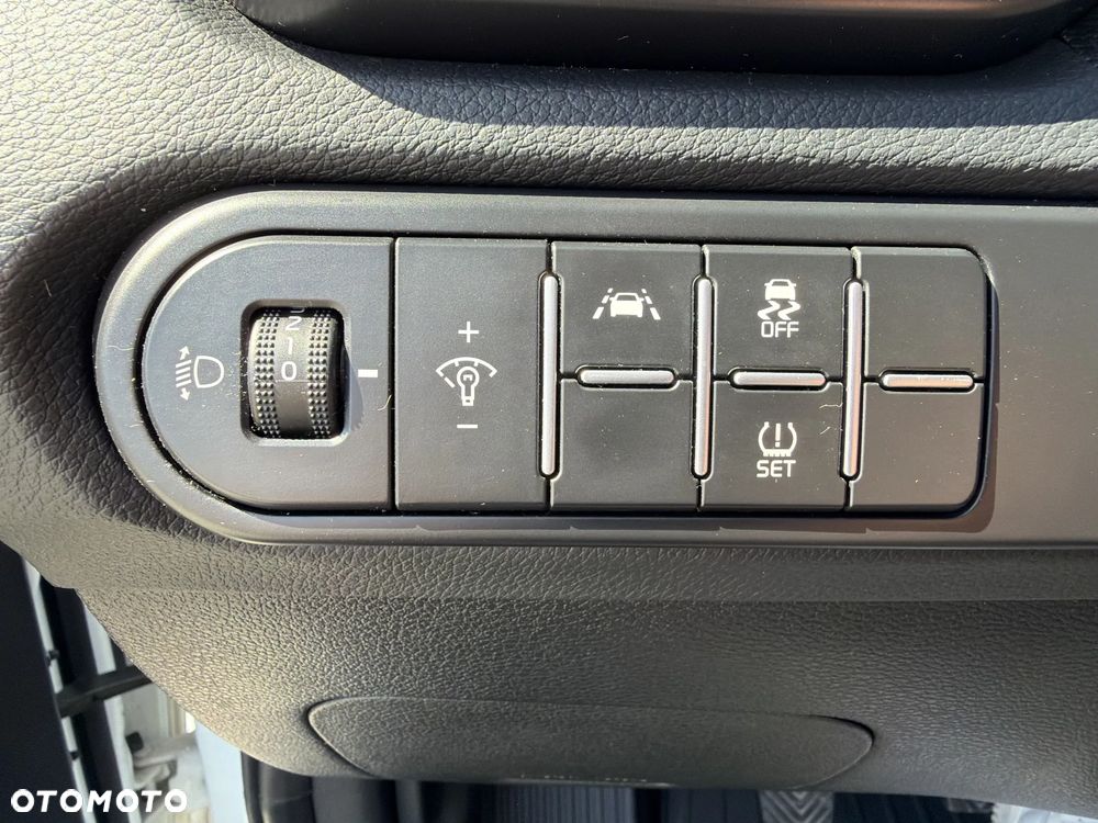 Kia XCeed 1.5 T-GDI M - 20