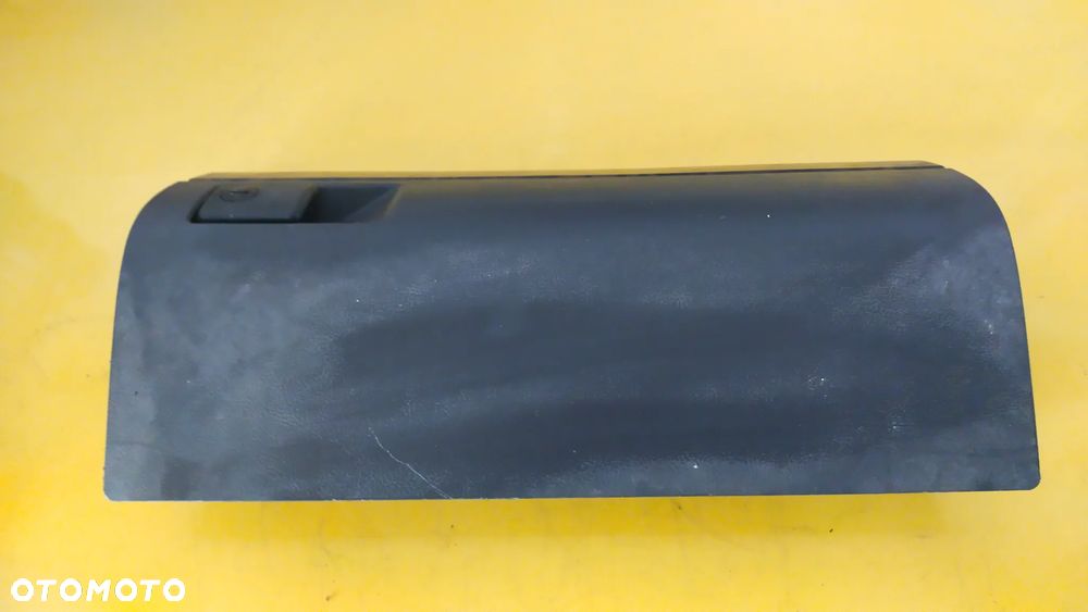 SCHOWEK PASAŻERA VITO W638 - 1