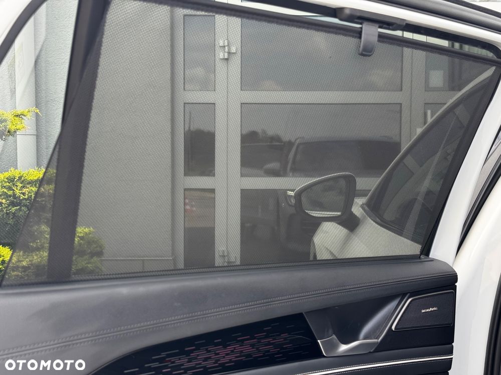 Volkswagen Passat Variant 2.0 TDI SCR Elegance DSG - 34