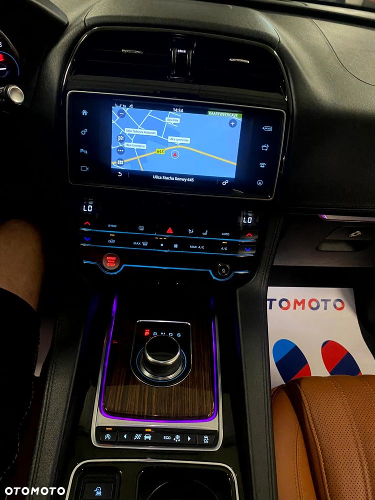 Jaguar F-Pace 2.0 i4D AWD Prestige - 16