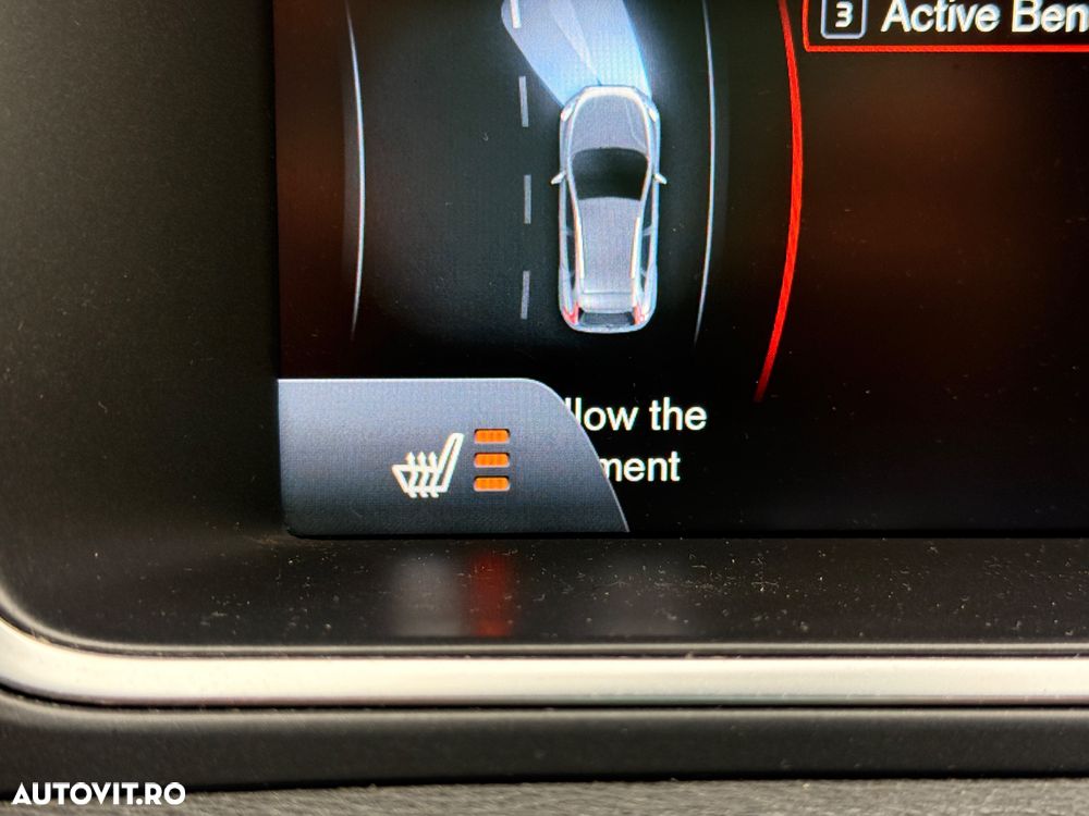 Volvo V40 Cross Country D3 Momentum - 17