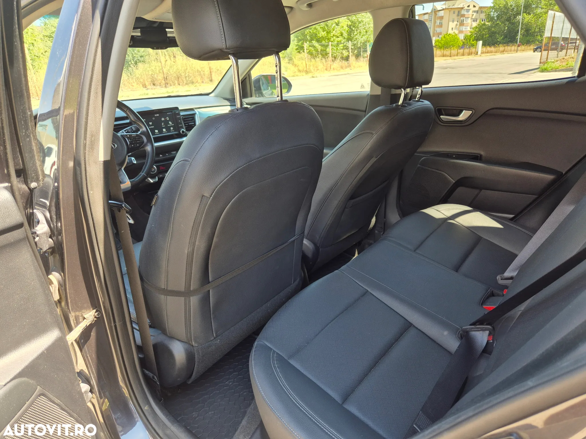 Kia Stonic 1.6 DSL Trend - 16