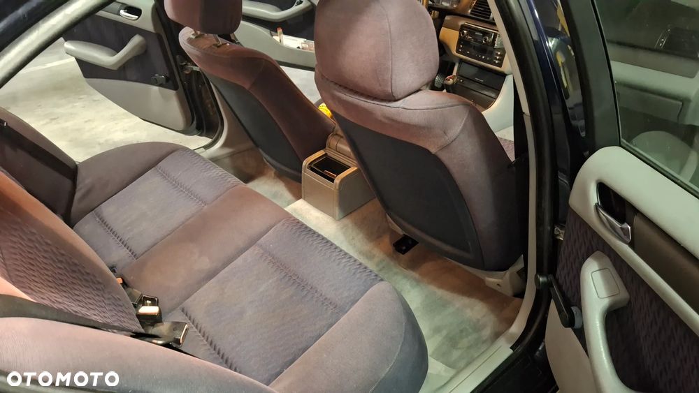 BMW Seria 3 - 23