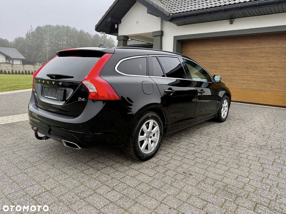 Volvo V60 D4 Momentum - 13