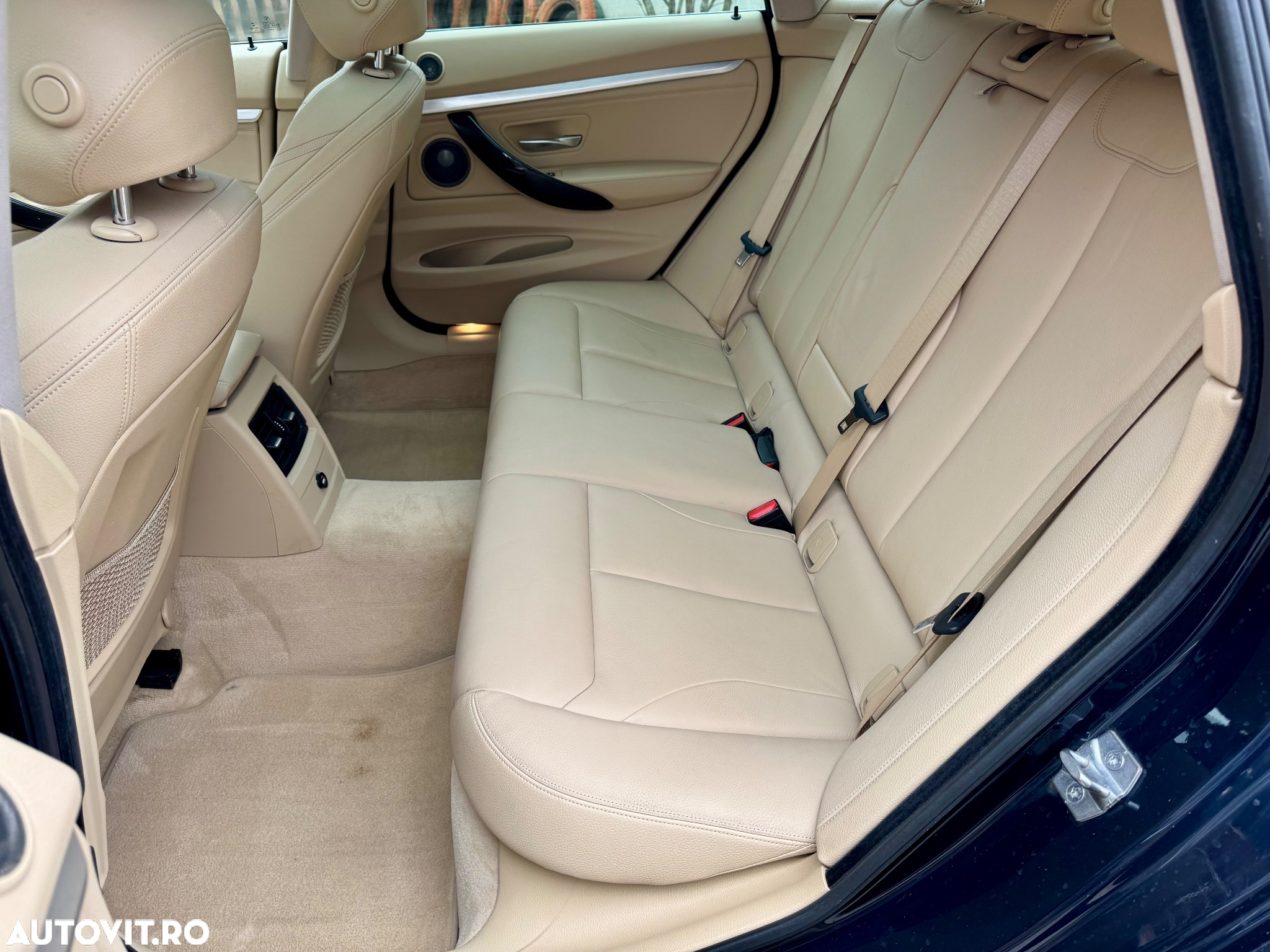 BMW Seria 3 325d GT Aut. Luxury Line - 29