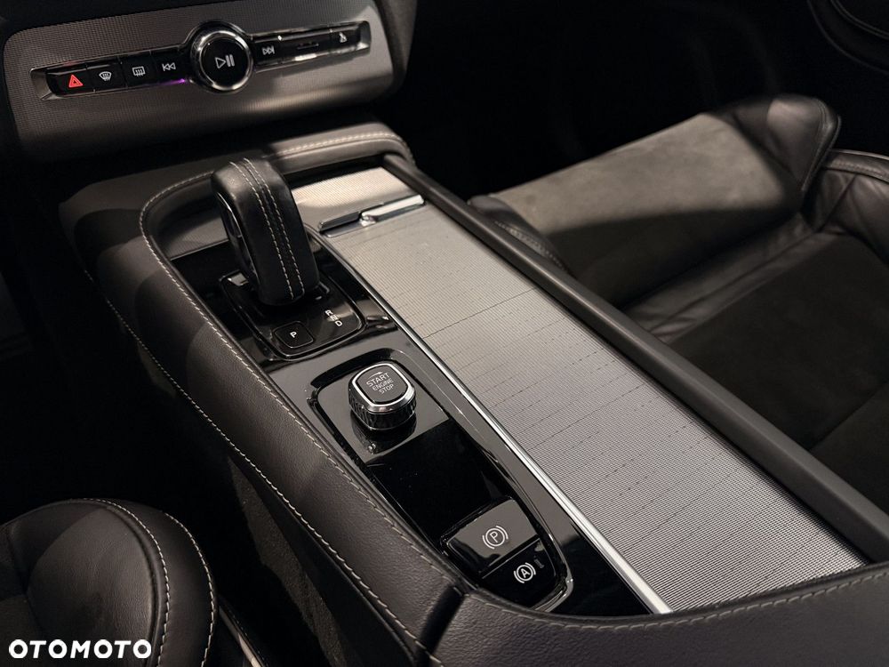 Volvo XC 90 - 25