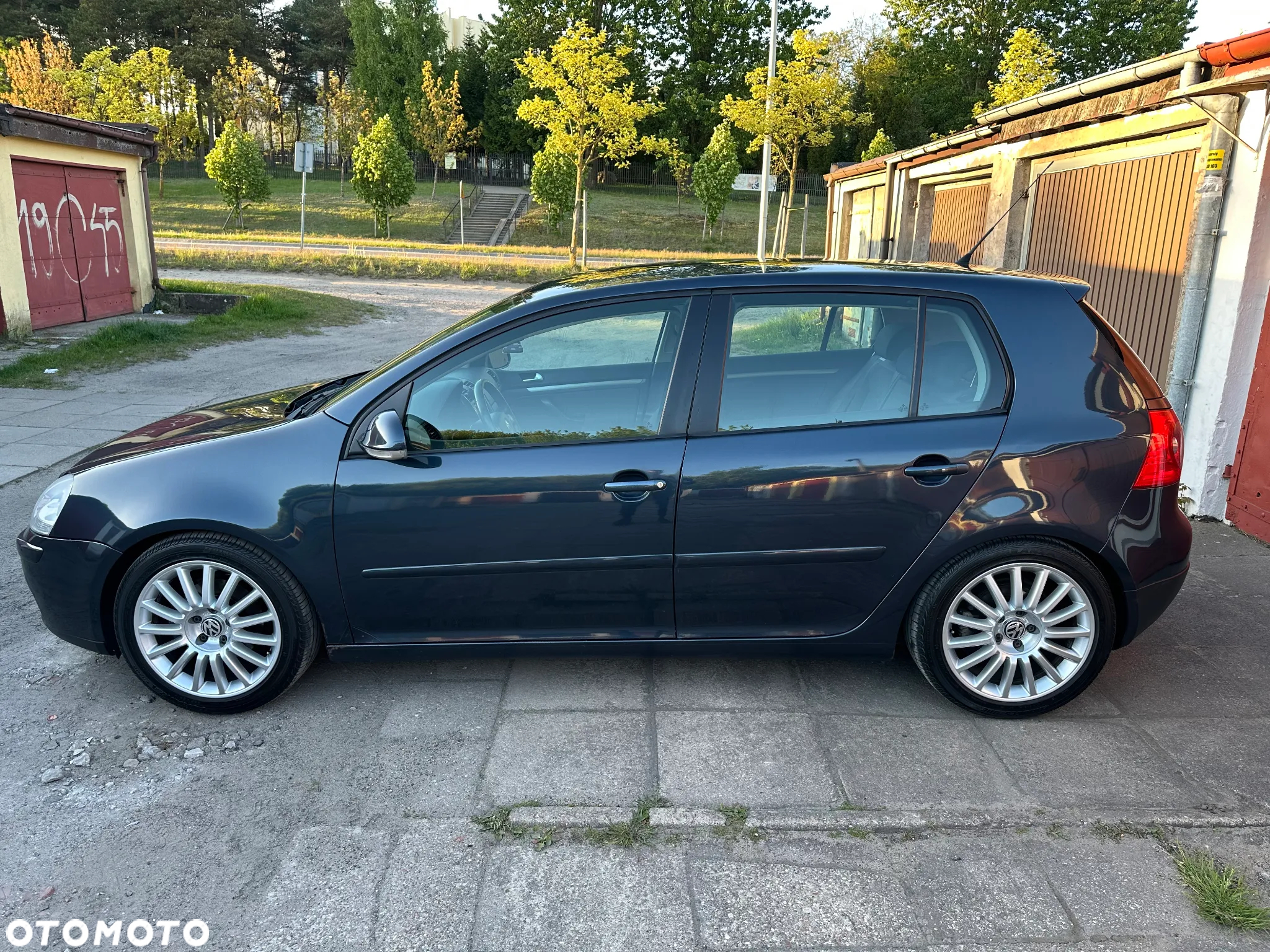 Volkswagen Golf - 2