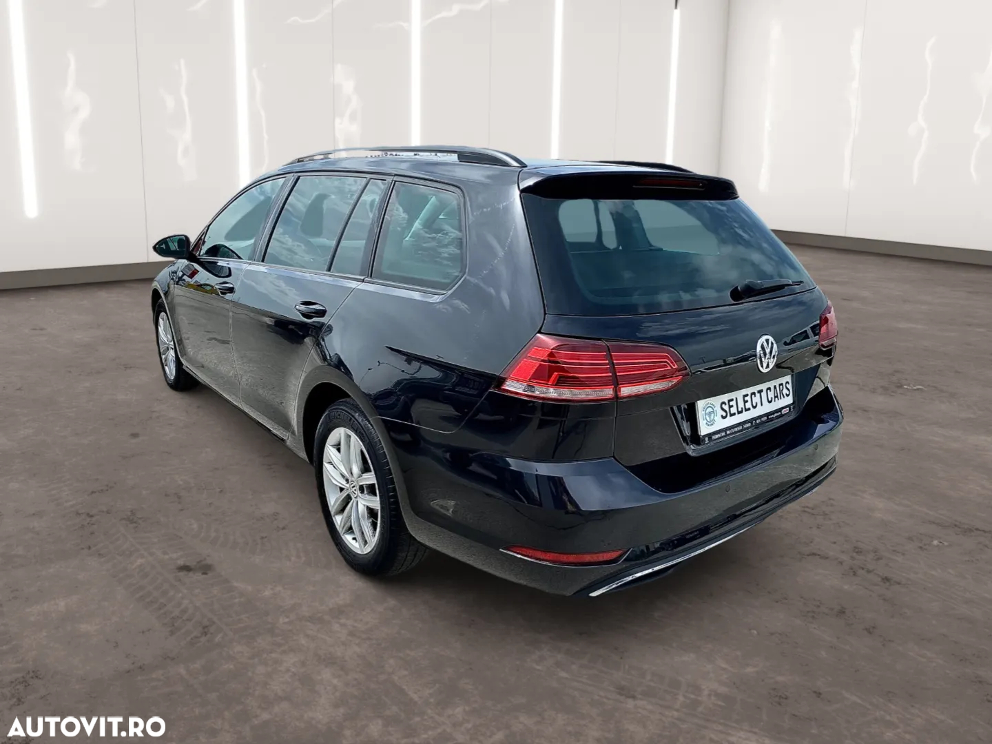 Volkswagen Golf - 2