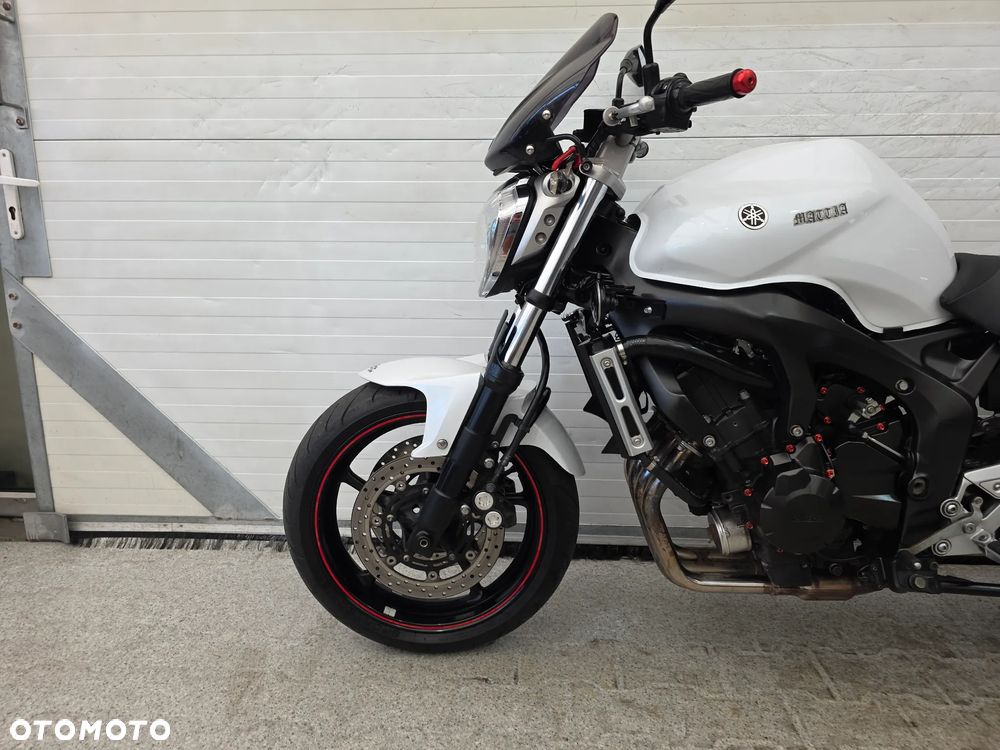 Yamaha FZ - 15
