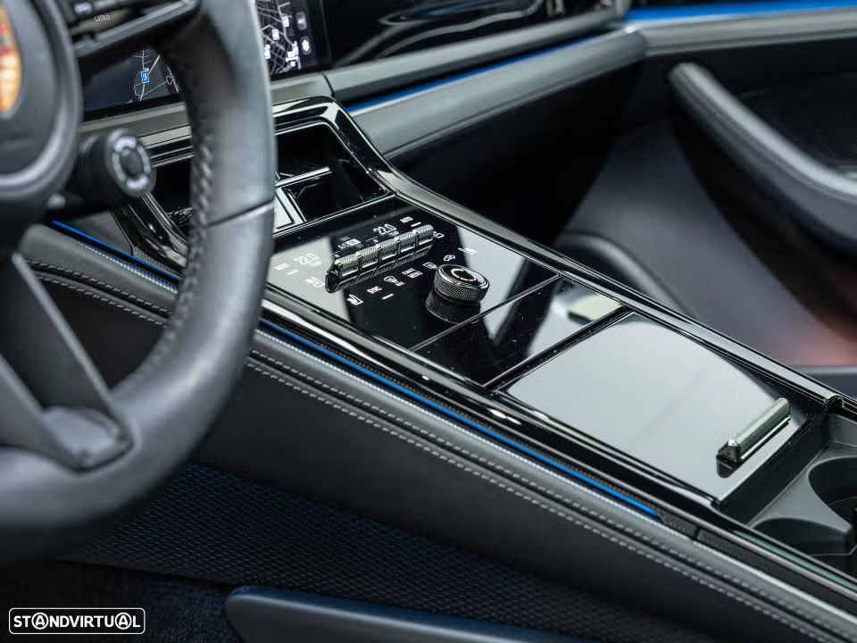 Porsche Panamera 4 E-Hybrid - 12