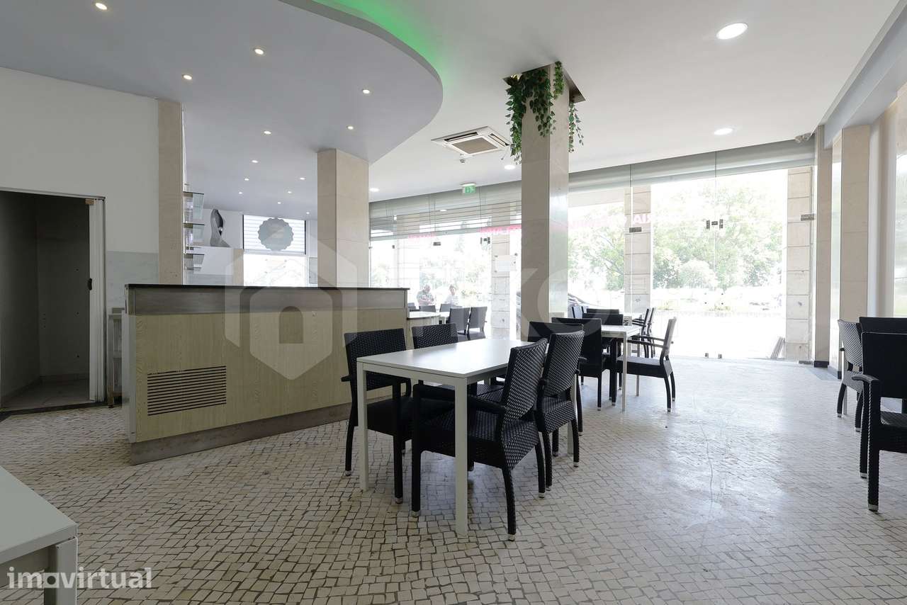 VENDE-SE IMÓVEL COMERCIAL TOTALMENTE EQUIPADO – BAIXA DA BANHEIRA - Grande imagem: 5/27