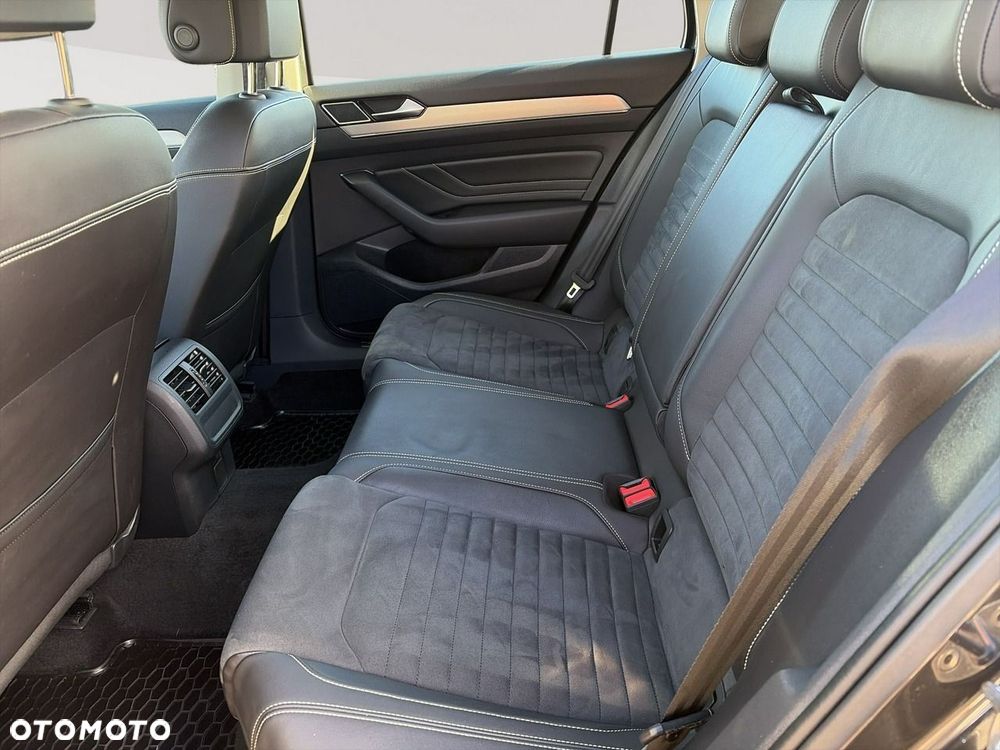 Volkswagen Passat - 23