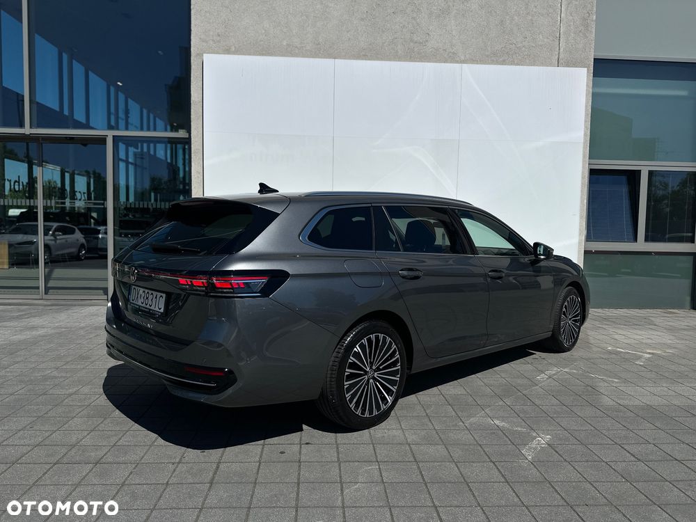 Volkswagen Passat - 5