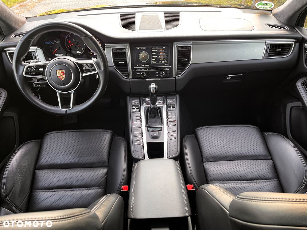 Porsche Macan Turbo PDK - 27