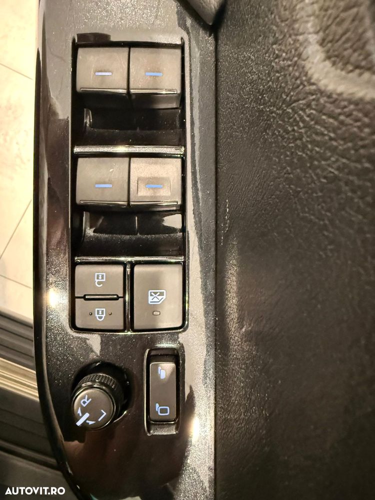 Toyota Hilux 2.8D 204CP 4x4 Double Cab AT Invincible - 21