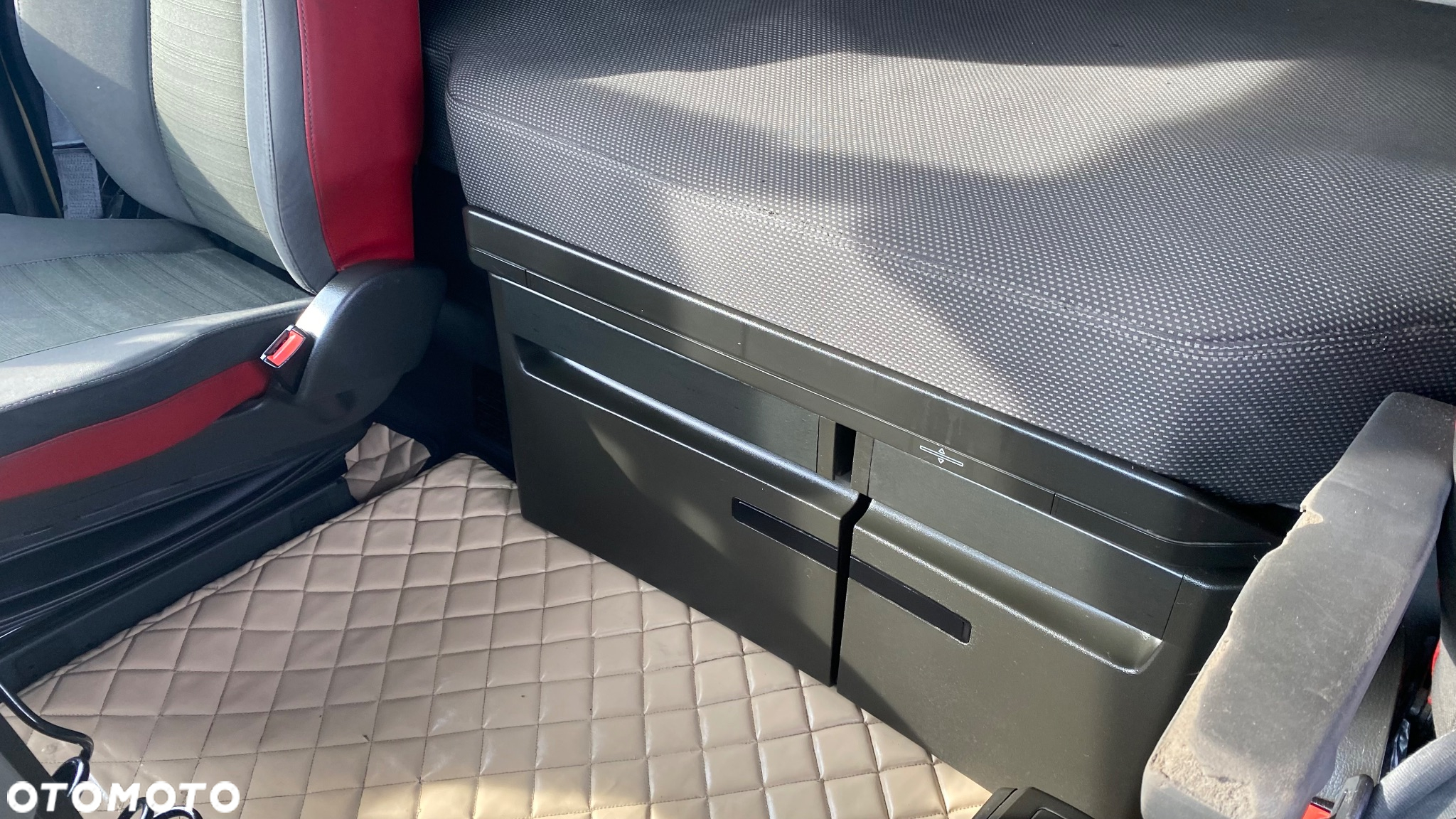 Volvo FH4 460 / Euro 6 / GLOBETROTTER / I-SHIFT / jak nowe / MAŁO SPOTYKANE - 21