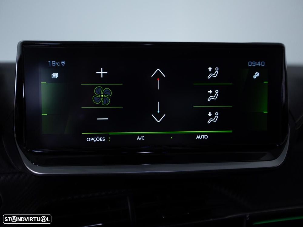Peugeot 2008 1.2 PureTech GT EAT8 - 23