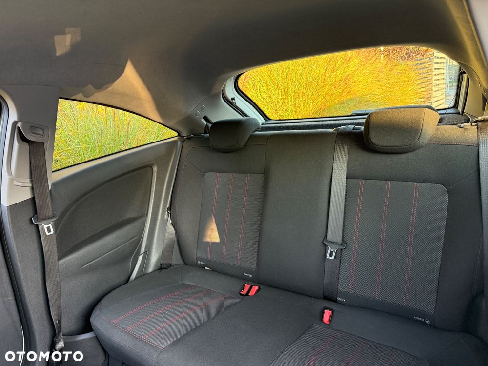 Opel Corsa 1.2 16V Cosmo - 17