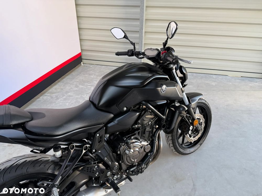 Yamaha MT - 17