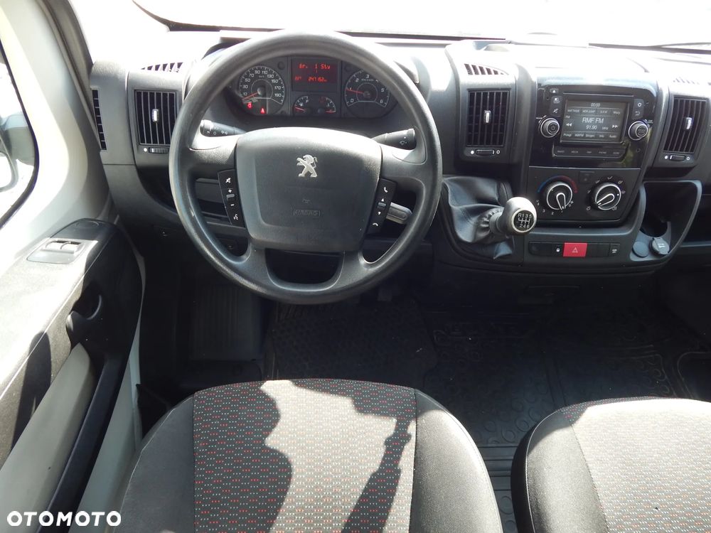 Peugeot Boxer_7-Osobowy_Max-rama_skrzynia_paka - 12