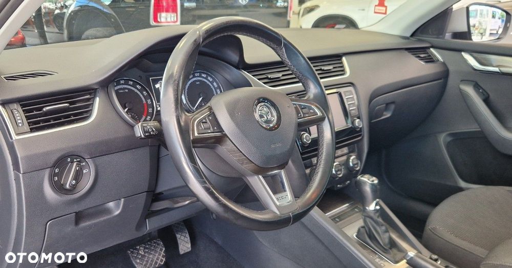 Skoda Octavia Scout 2.0 TDI 4x4 DSG - 16