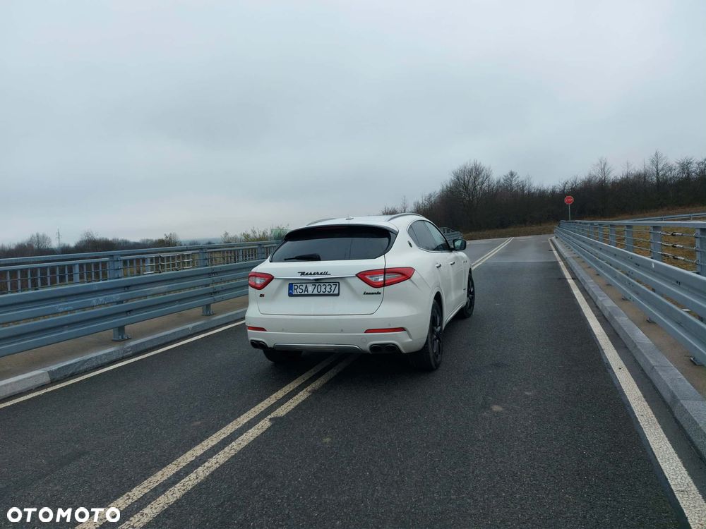 Maserati Levante Q4 GranLusso - 6