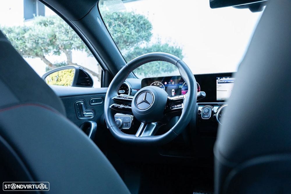 Mercedes-Benz A 200 d 4Matic 8G-DCT Advanced AMG Line - 31