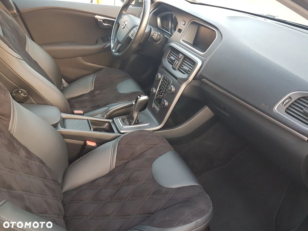 Volvo V40 D2 Momentum - 7