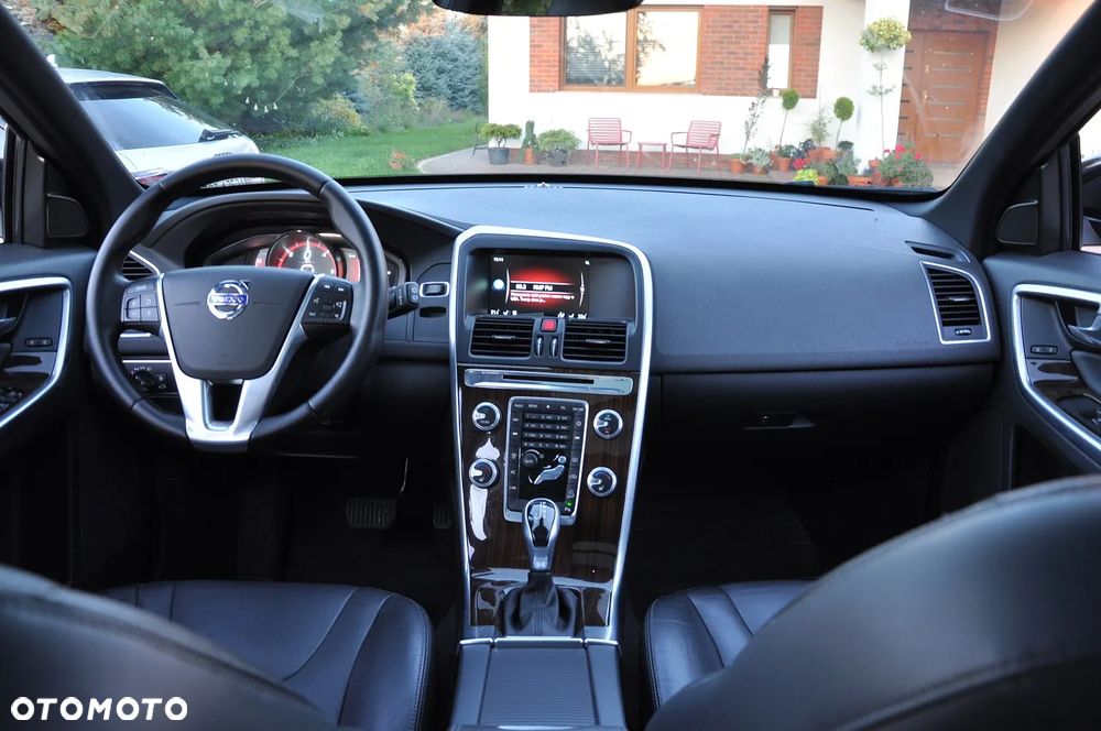Volvo XC 60 D5 AWD Geartronic Summum - 22