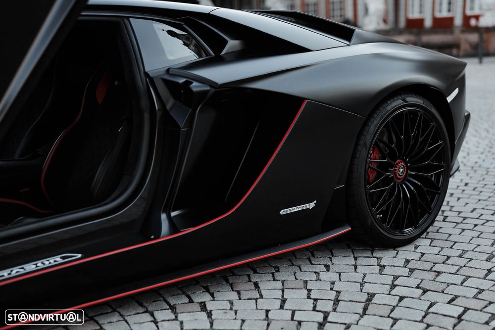 Lamborghini Aventador 6.5 V12 LP740-4 S - 8
