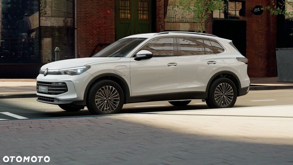 Volkswagen Tiguan - 2