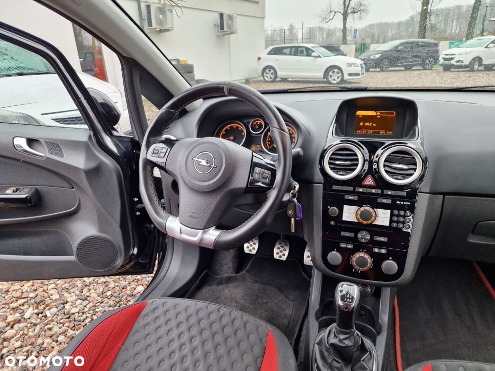 Opel Corsa 1.6 Turbo GSi - 11