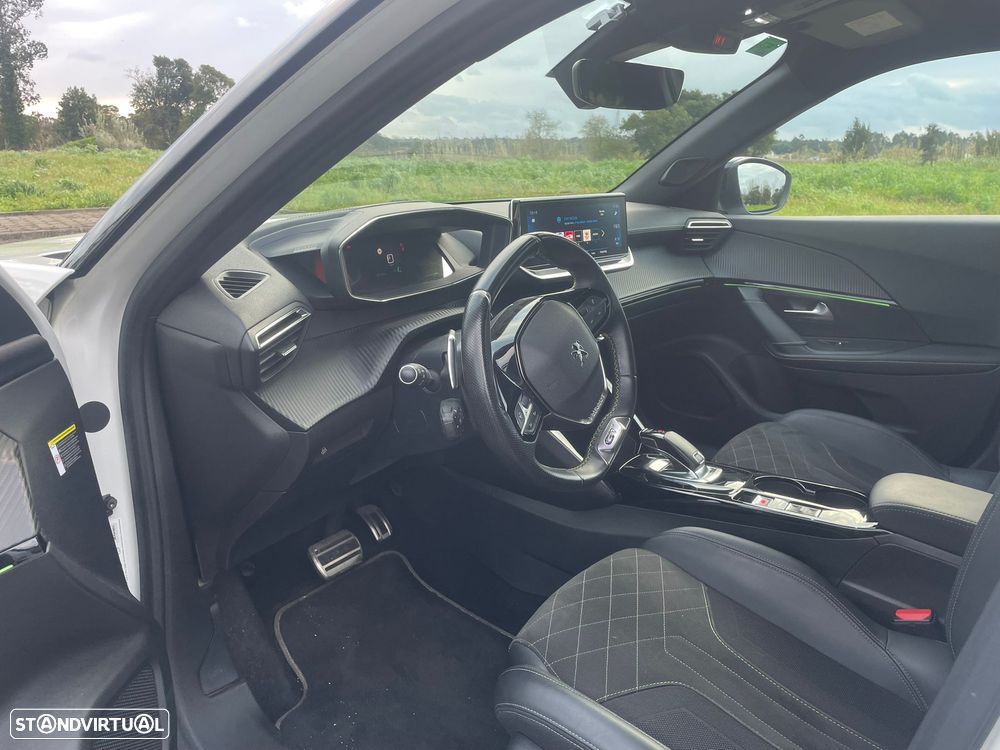 Peugeot 2008 PureTech 155 EAT8 GT Pack - 14