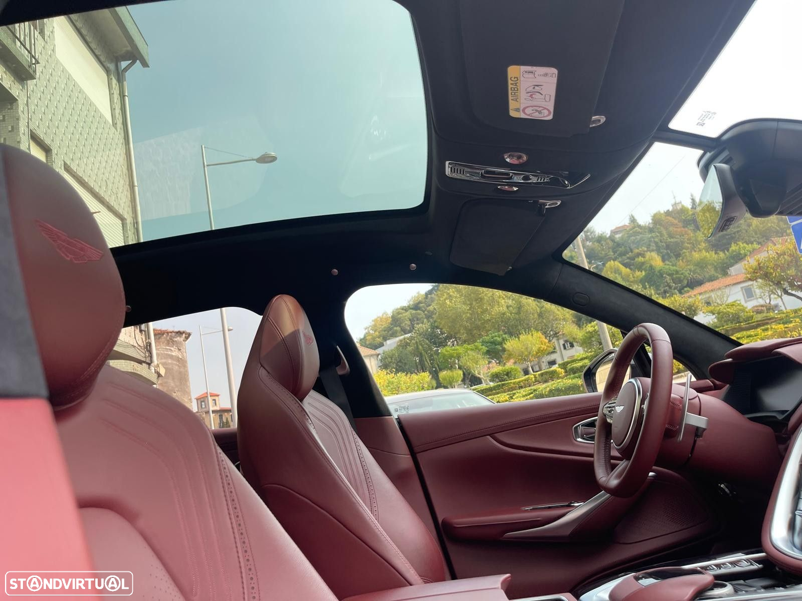 Aston Martin DBX Standard - 28