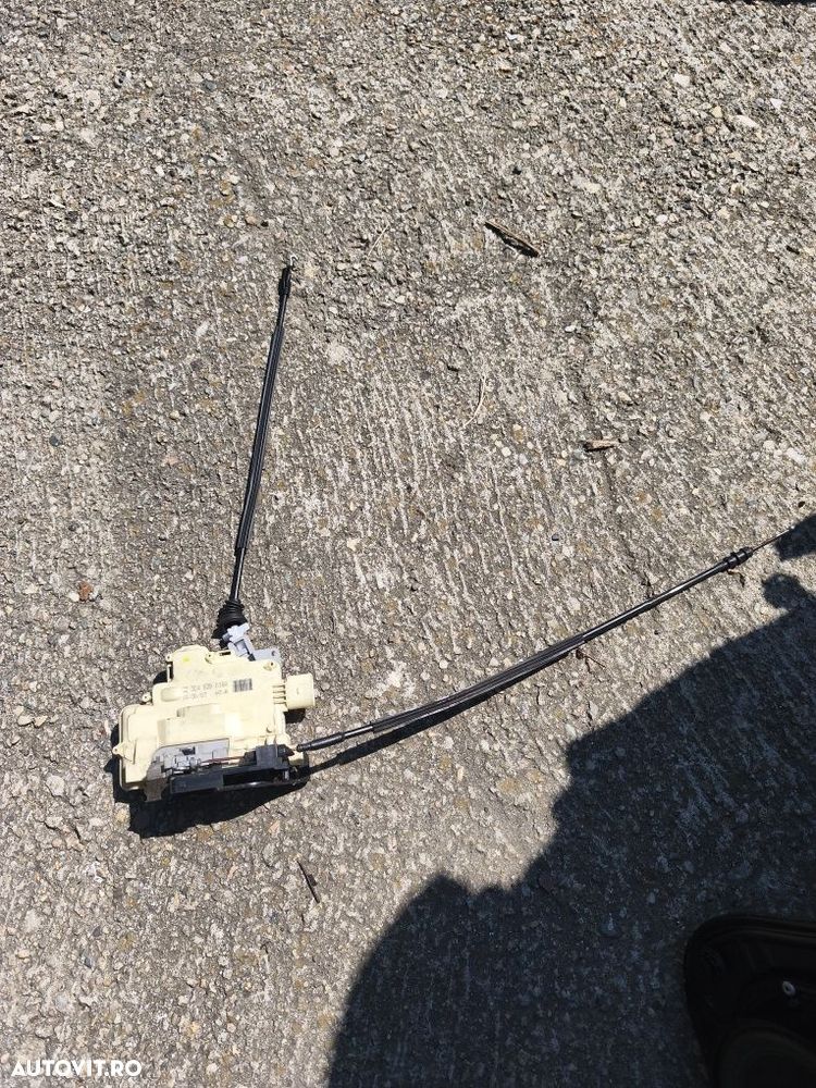 Broască ușă dreapta spate cu sufe Volkswagen Passat B6 3C4 839 016A - 1