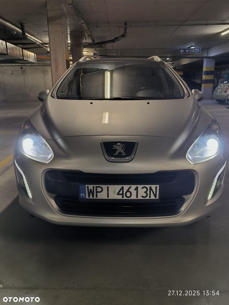 Peugeot 308 - 8