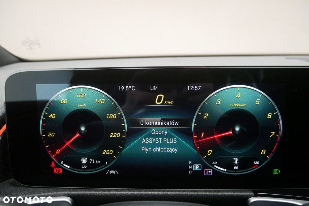Mercedes-Benz GLB - 9
