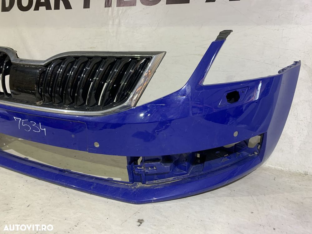 Bara fata Skoda Octavia 3, facelift, 2017, 2018, 2019, 2020, cod origine OE 5E0807221N, cu gauri pentru spalatori faruri si senzori de parcare. - 9