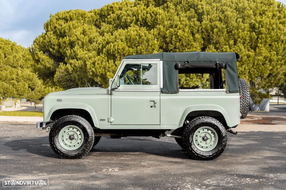 Land Rover Defender - 6