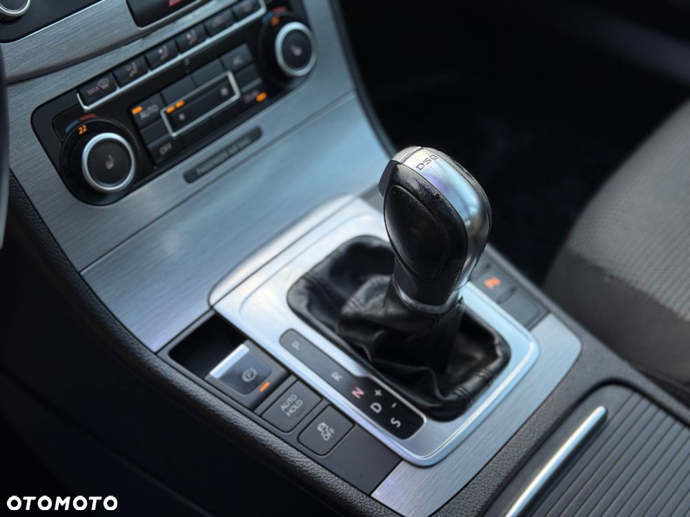 Volkswagen Passat 2.0 TDI DPF DSG Comfortline - 19