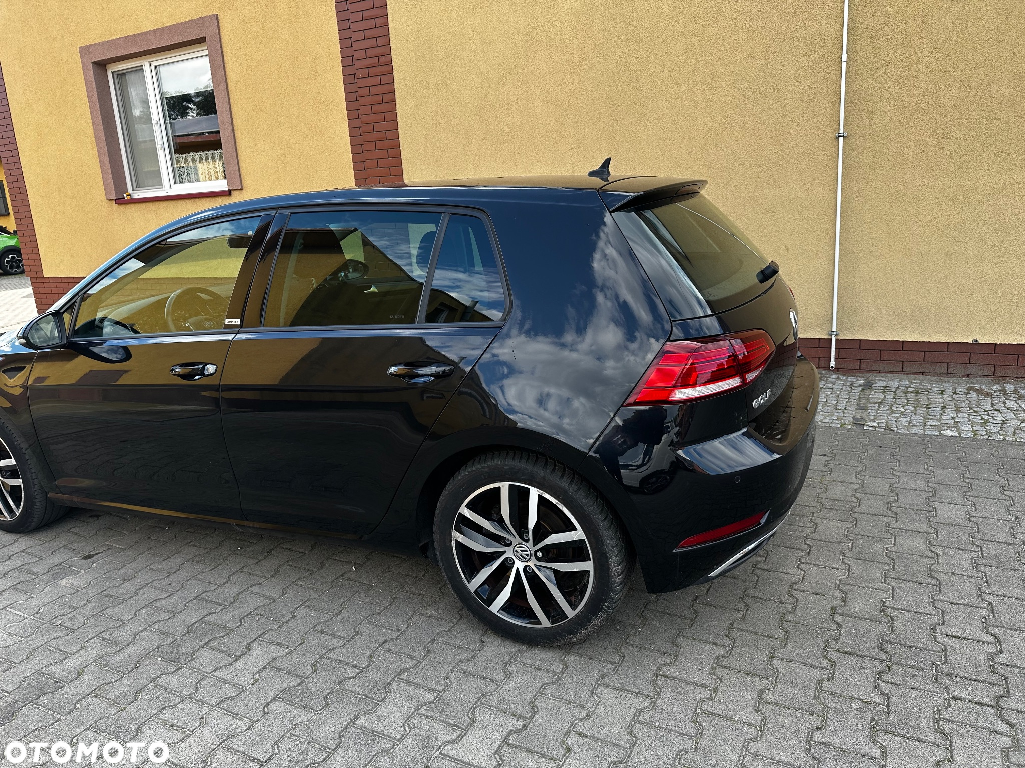 Volkswagen Golf 1.5 TSI BlueMotion ACT DSG Comfortline - 4
