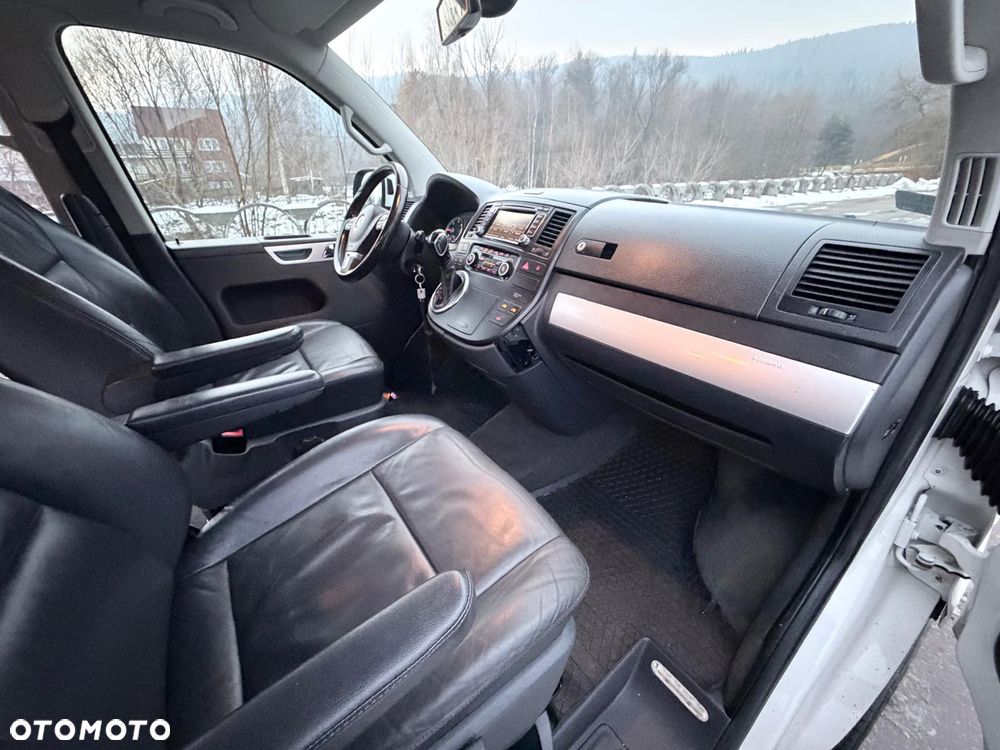 Volkswagen Multivan - 15