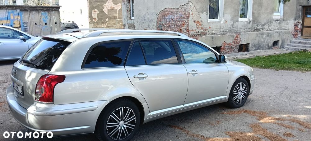 Toyota Avensis 2.0 VVT-i Sol - 9