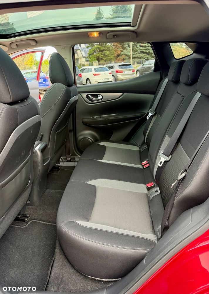 Nissan Qashqai 1.6 DIG-T N-Connecta - 17