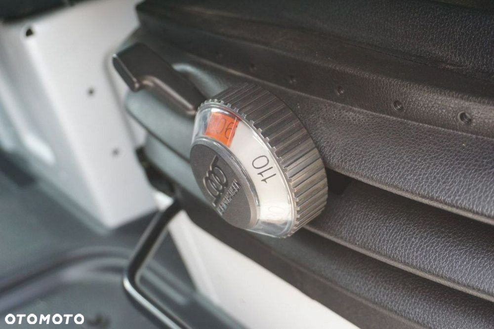 Mercedes-Benz Sprinter - 25